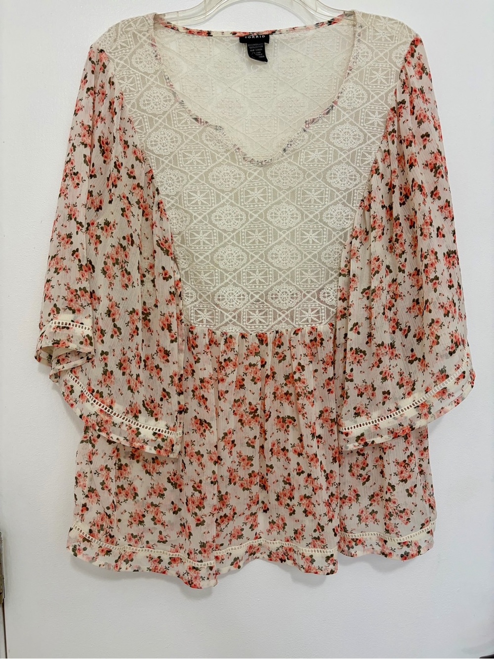 torrid Cream Blush Floral Lace-Paneled Peasant Blouse